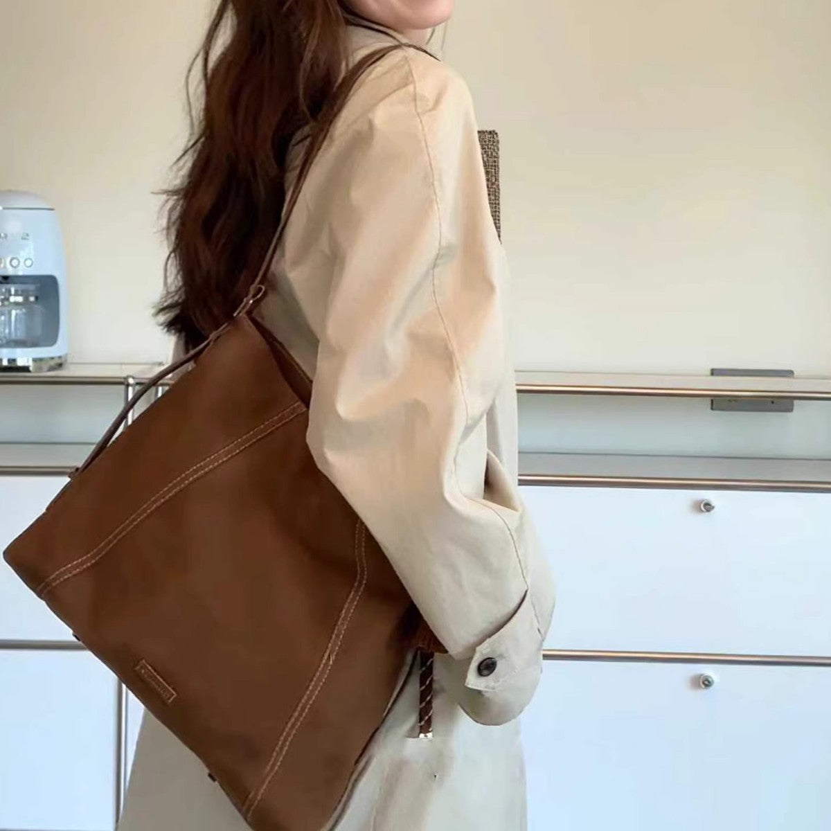 Sac messager en cuir souple et daim de haute qualité, grande capacité et au design épuré